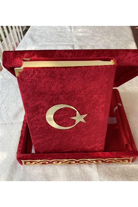 Türk bayraklı kuranı kerim